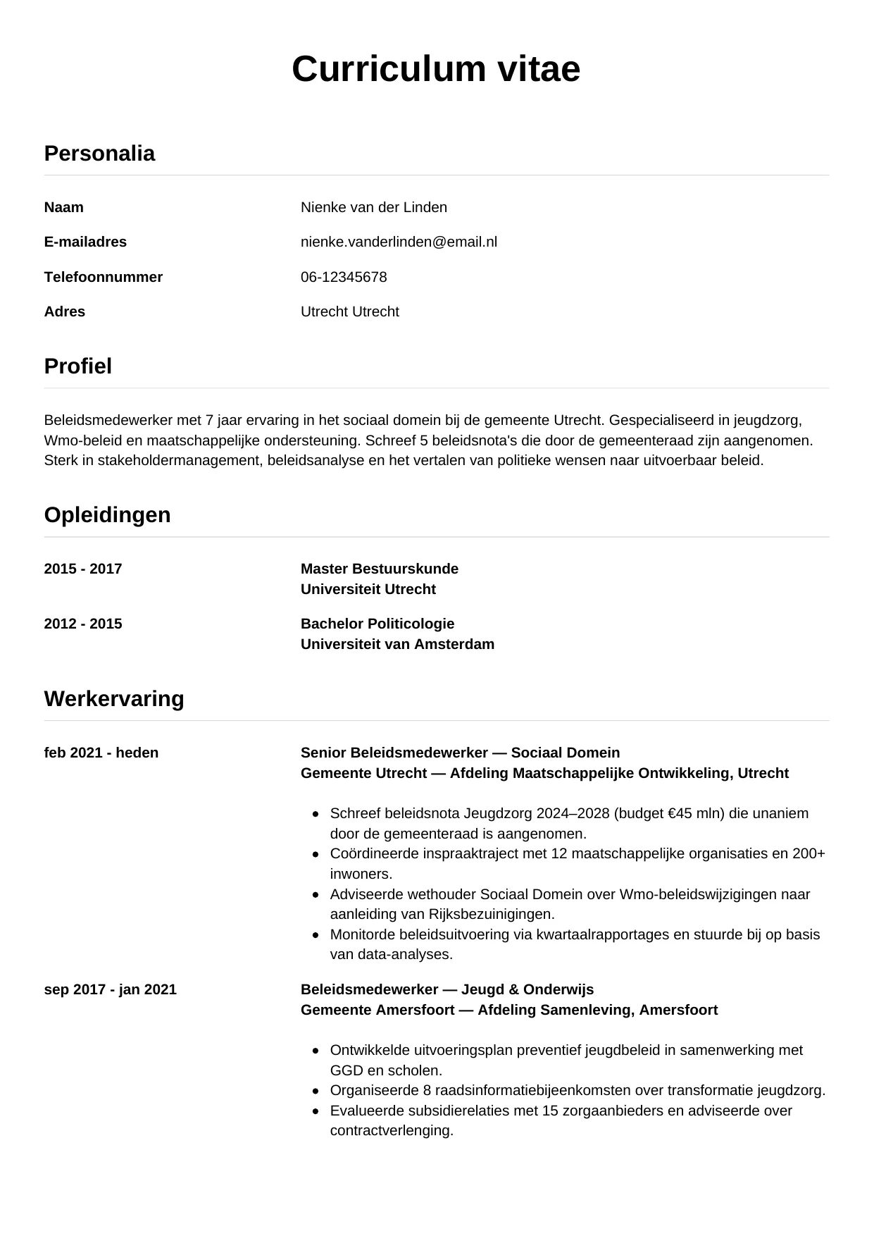 Voorbeeld CV voor beleidsmedewerker in template Simpel. CV Simpel voor beleidsmedewerker