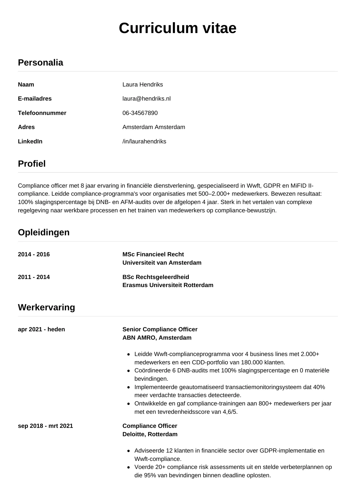 Voorbeeld CV voor compliance officer in template Simpel. CV Simpel voor compliance officer