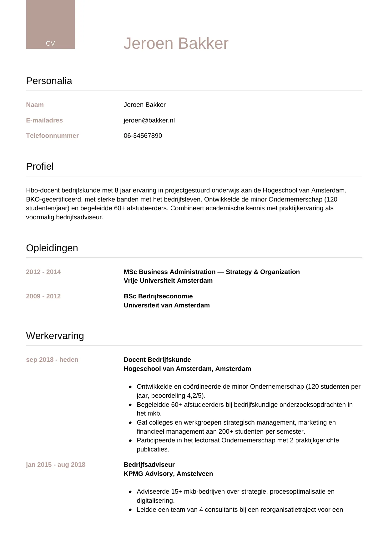 Voorbeeld CV voor docent hbo in template Luxe. CV Luxe voor docent hbo