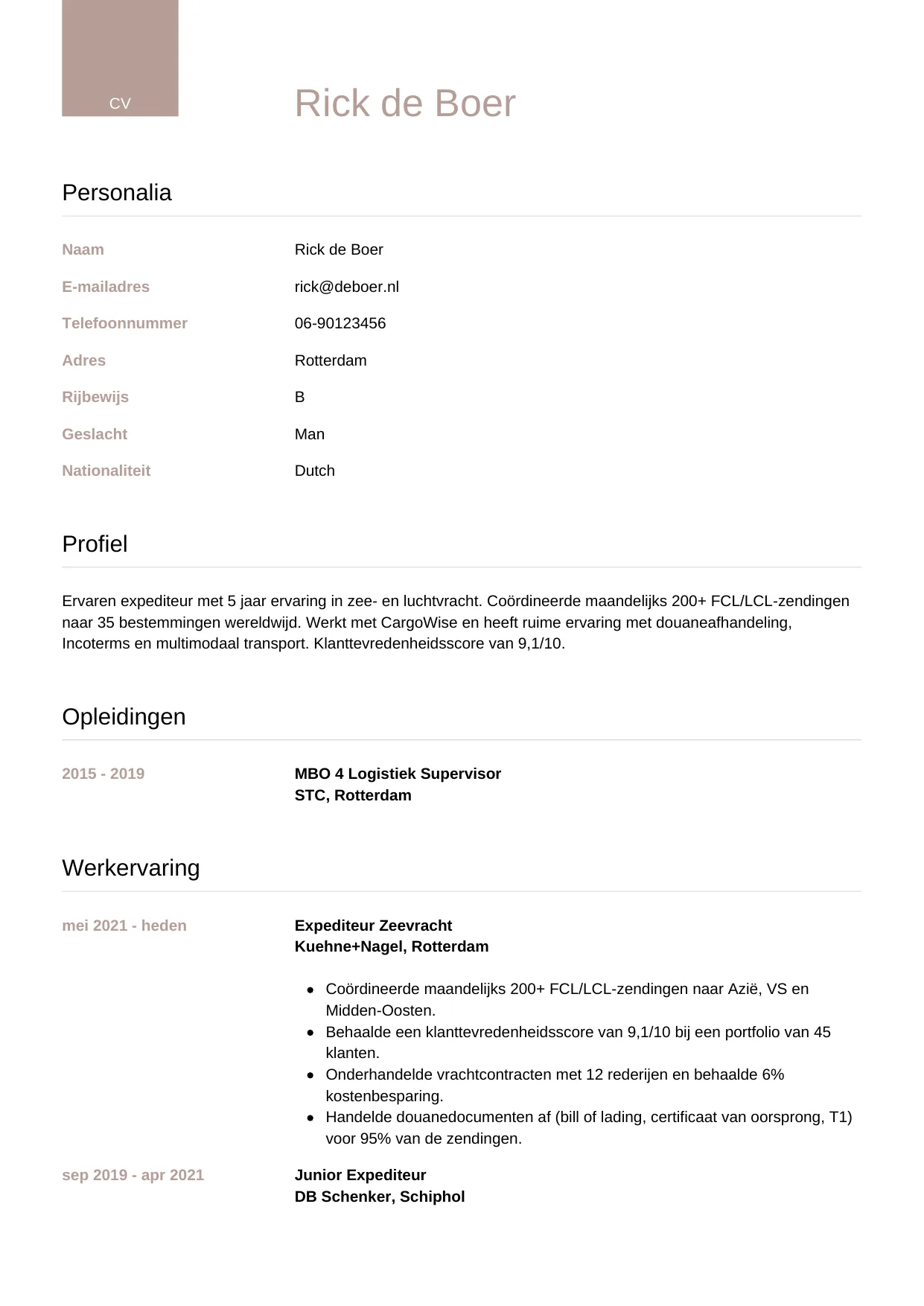 Voorbeeld CV voor expediteur in template Luxe. CV Luxe voor expediteur