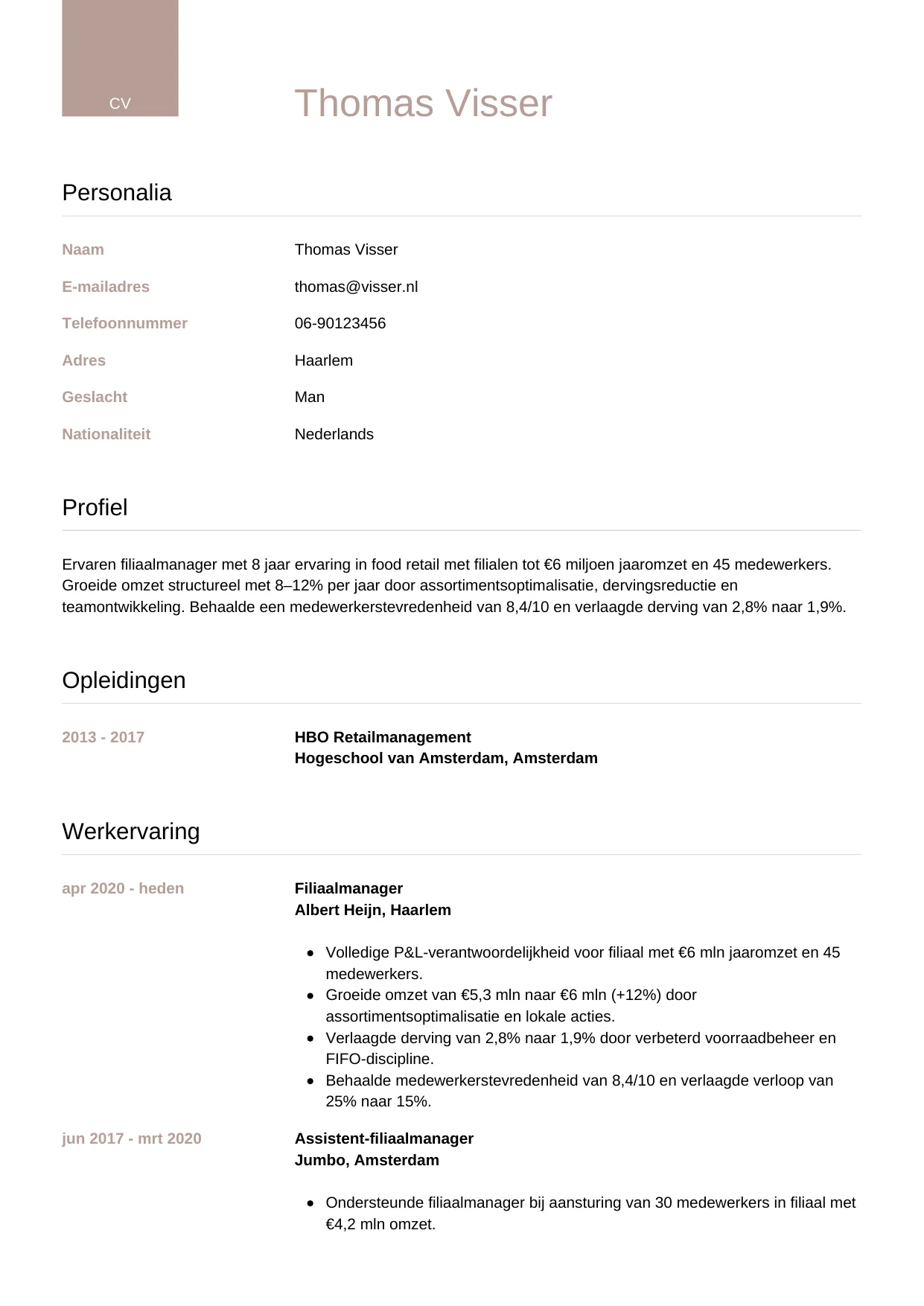 Voorbeeld CV voor filiaalmanager in template Luxe. CV Luxe voor filiaalmanager