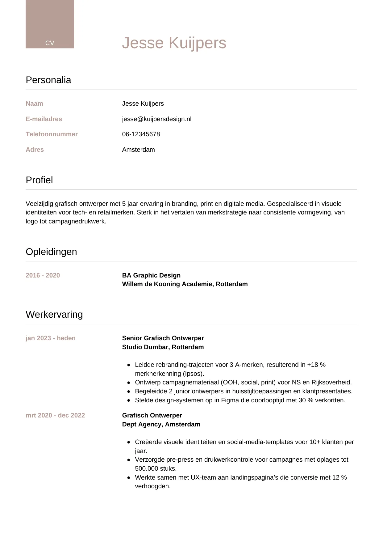 Voorbeeld CV voor grafisch ontwerper in template Luxe. CV Luxe voor grafisch ontwerper