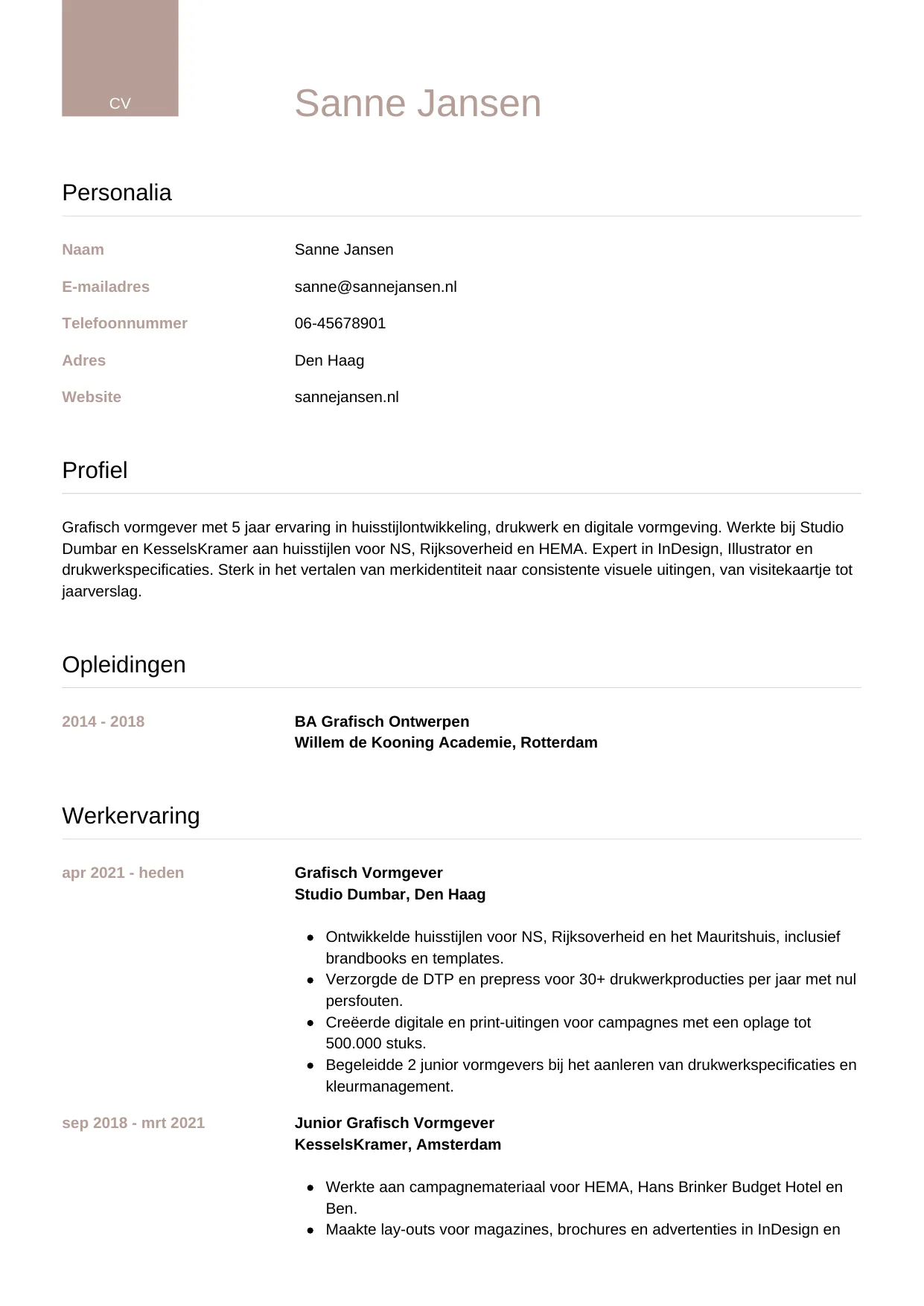 Voorbeeld CV voor grafisch vormgever in template Luxe. CV Luxe voor grafisch vormgever