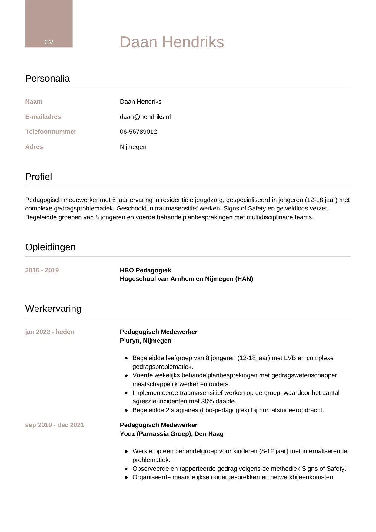 Voorbeeld CV voor pedagogisch medewerker in template Luxe. CV Luxe voor pedagogisch medewerker
