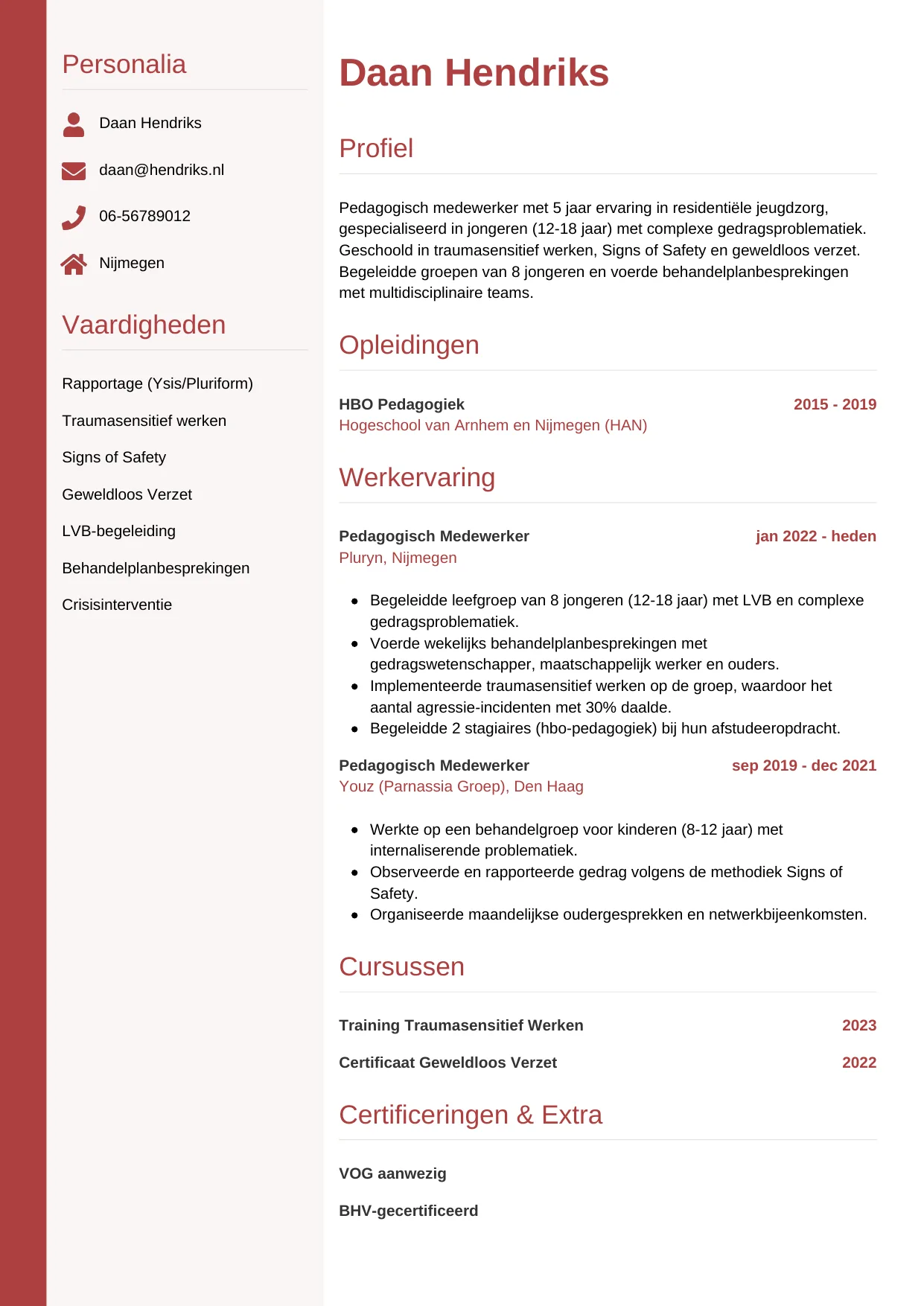 Voorbeeld CV voor pedagogisch medewerker in template Verticaal. CV Verticaal voor pedagogisch medewerker